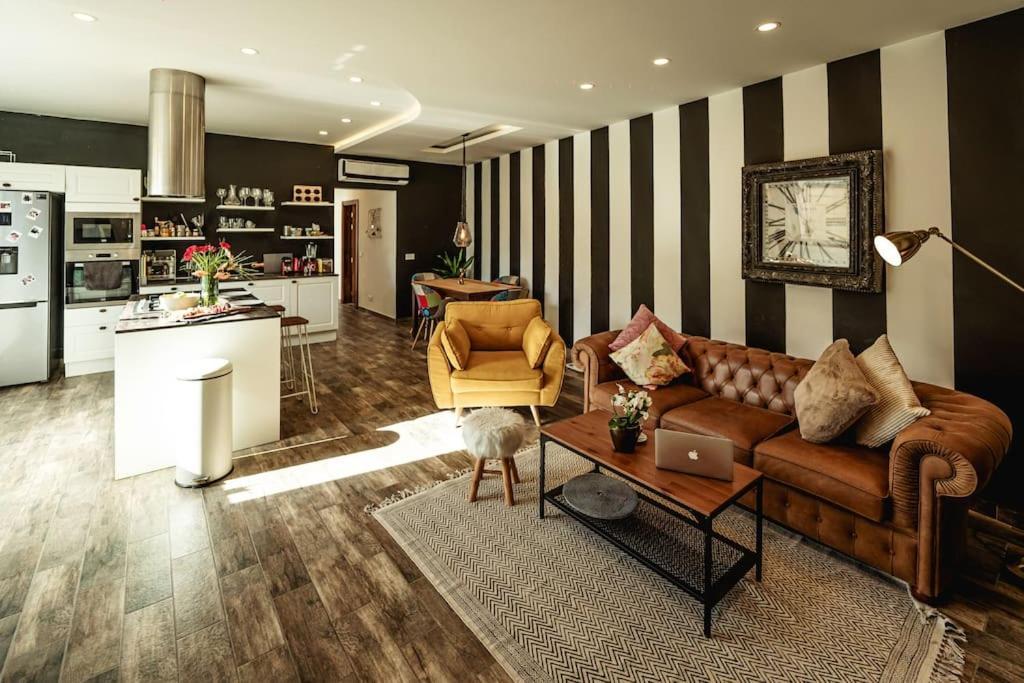 Apartmán Luxury Designer Penthouse With Private Jacuzzi Sliema Exteriér fotografie